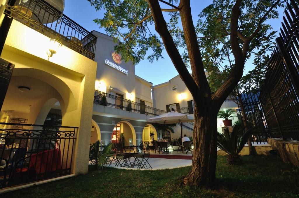Vila Duric - Ex Hotel Duric Petrovac Extérieur photo