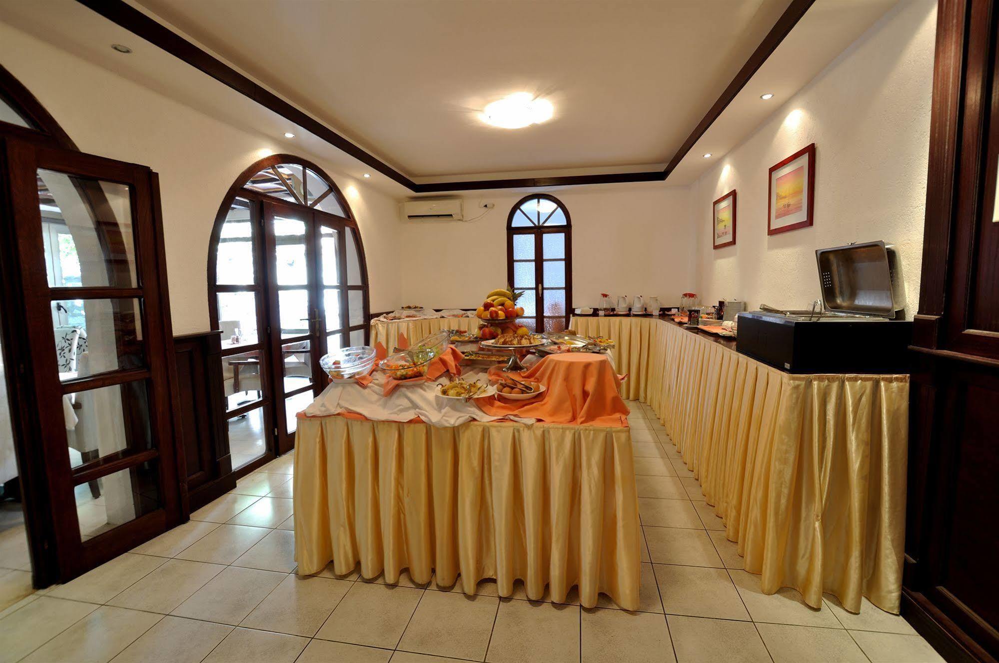 Vila Duric - Ex Hotel Duric Petrovac Extérieur photo